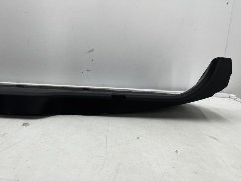 Tapicerka Suzuki Swift IV mk6 04-10r. boczek klapy bagażnika osłona 83770-68l00-s1s