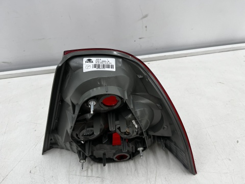 Lampa Toyota Corolla IX E12 SEDAN 04-07r. Lift NOWA lewa tylna EU Oryginalna w błotnik lewy tył 81561-02260