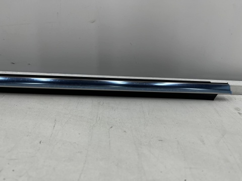 Listwa Toyota Auris 2 II E18 12-18r. NOWA lewa przednia listwa zgarniająca uszczelka zewnętrzna szyby drzwi lewy przód