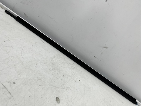 Listwa Toyota Auris 2 II E18 12-18r. NOWA lewa przednia listwa zgarniająca uszczelka zewnętrzna szyby drzwi lewy przód