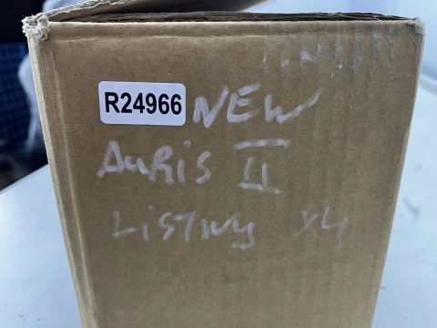 Listwa Toyota Auris 2 II E18 12-18r. NOWA lewa przednia listwa zgarniająca uszczelka zewnętrzna szyby drzwi lewy przód