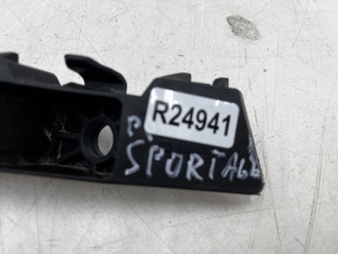 Ślizg Kia Sportage 5 V 21r.- prawe przednie mocowanie uchwyt zderzaka wspornik 86552-r2000