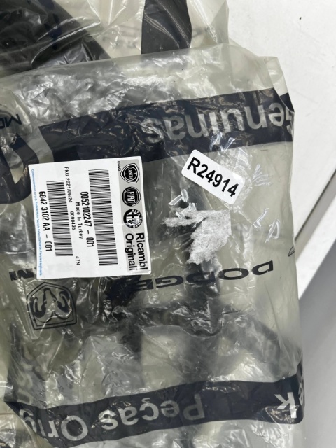 Uszczelka Fiat Tipo 15-26r. guma lewych przednich drzwi kierowcy lewy przód 52102247