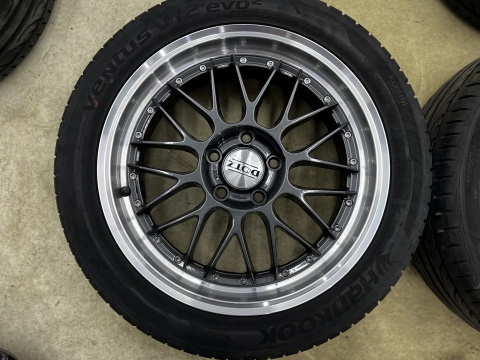 Felgi aluminiowe VW 7,5jx17 ET? 5x112 DOTZ REVVO DARK felgi r17 cali polerowany rant KOMPLET z oponami