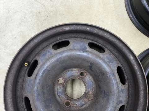 Felgi stalowe Citroen C2 C3 C4 Peugeot 1007 206 307 02-10r. felgi r15 cali 6jx15 ET27 4x108 Komplet