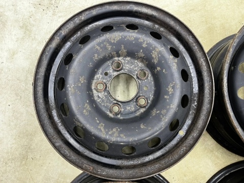 Felgi stalowe Hyundai ix20 Kia Venga 10-19r. 6jx15 ET48 5x114.3 felgi r15 cali Komplet oryginalne 52910-1k000