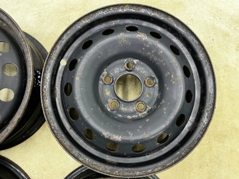 Felgi stalowe Hyundai ix20 Kia Venga 10-19r. 6jx15 ET48 5x114.3 felgi r15 cali Komplet oryginalne 52910-1k000