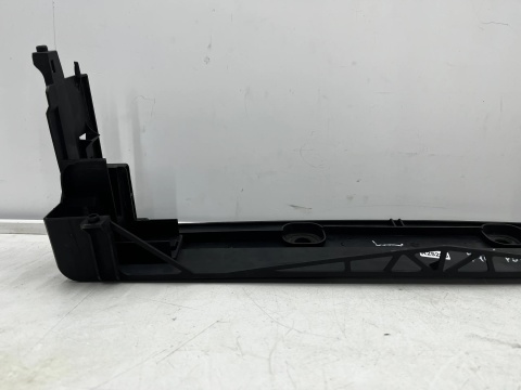 Mocowanie chłodnicy BMW F10 F11 F12 F13 F01 F02 F06 F07 18r- górna pokrywa panel chłodnic pasa przedniego Oryginalne 7804618