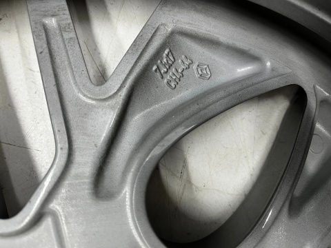 Felga aluminiowa Renault Clio 4 IV Zoe Captur 12-24r. felga r17 cali 7jx17 ET44 4x100 pojedyncza oryginalna 403000803r