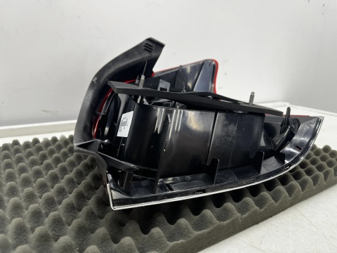 Lampa Toyota Avensis 2 II T25 LIFT 06-09r. HB sedan NOWA lewa tylna EU Oryginalna w błotnik lewy tył 81561-05130