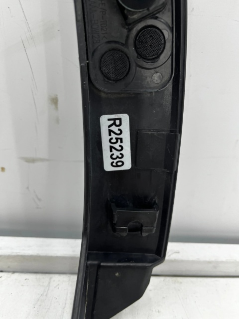 Listwa Mazda CX-60 CX60 22r.- prawy przedni rant nadkola błotnika nakładka struktura prawy przód kaaa-51w21