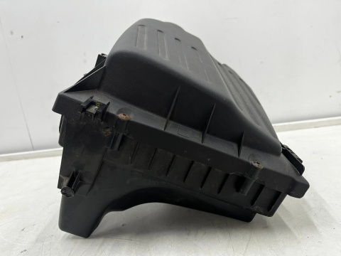 Obudowa filtra powietrza Opel Insignia A 08-17r 2.0 CDTI 55560889