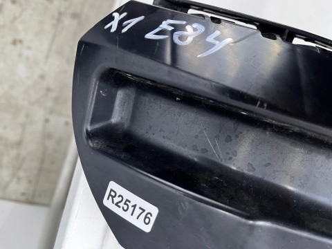 Ślizg BMW X1 E84 09-15r. tylny środkowy wspornik mocowanie zderzaka wzmocnienie 2990161