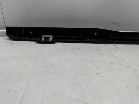 Ślizg Opel Zafira B 05-14r. tylne środkowe mocowanie zderzaka wspornik uchwyt tył ORYGINALNY 13157605