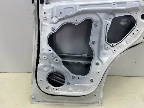 Drzwi Mazda CX-5 CX5 2 II 16-25r. prawe tylne prawy tył KB7W72010