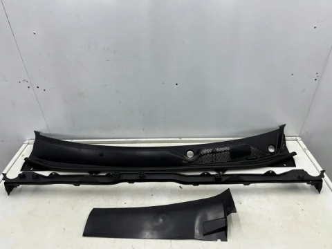 Podszybie Opel Insignia A 08-11r. górne listwa uszczelka KOMPLET Europa