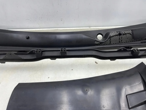 Podszybie Opel Insignia A 08-11r. górne listwa uszczelka KOMPLET Europa