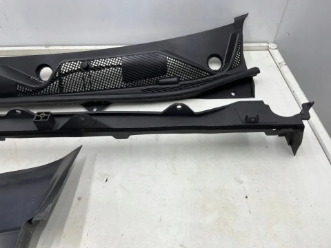 Podszybie Opel Insignia A 08-11r. górne listwa uszczelka KOMPLET Europa