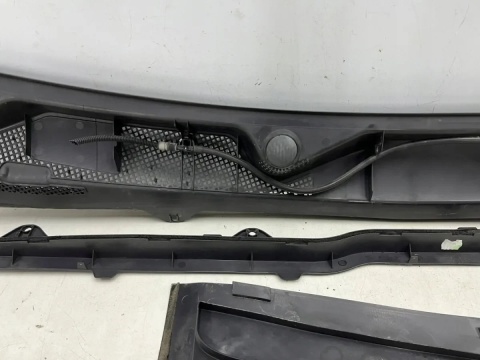 Podszybie Opel Insignia A 08-11r. górne listwa uszczelka KOMPLET Europa