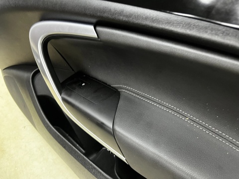 Tapicerka Opel Insignia A 08-17r. kombi boczki drzwi KOMPLET prawy lewy tył przód