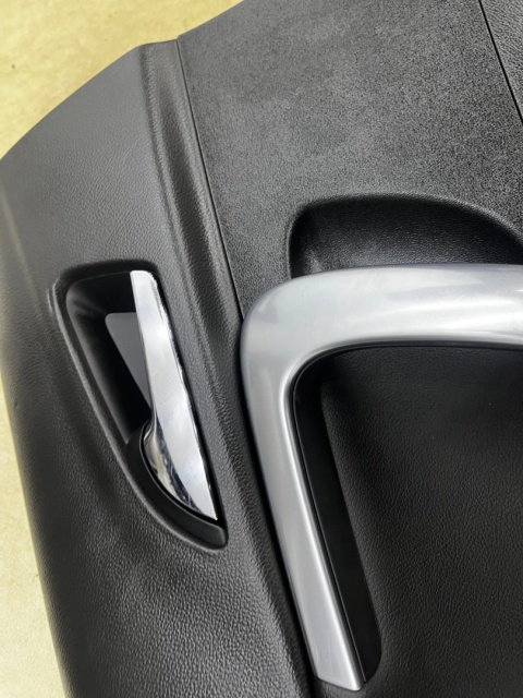 Tapicerka Opel Insignia A 08-17r. kombi boczki drzwi KOMPLET prawy lewy tył przód