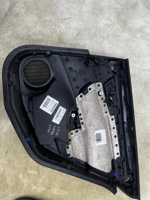Tapicerka Opel Insignia A 08-17r. kombi boczki drzwi KOMPLET prawy lewy tył przód