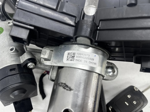 Kolumna kierownicza Opel Insignia A 08-17r. stacyjka kluczyki krzyżak EUROPA 13243373
