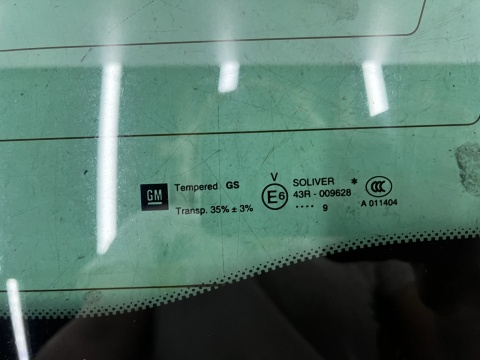 Szyba boczna Opel Insignia A 08-17r. kombi lewy tylny trójkąt karoseryjna 13237827