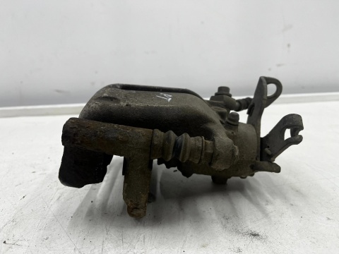 Zacisk hamulcowy Opel Insignia A 08-17r. PRAWY tylni jarzmo prawy tył