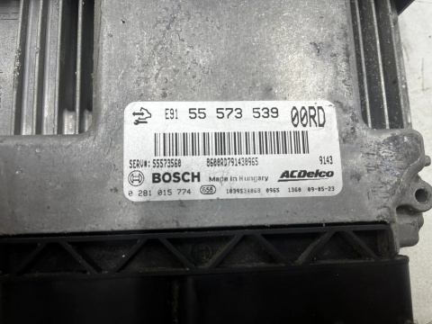 Komputer silnika Opel Insignia A 2.0 CDTi sterownik ECU 55573539 0281015774