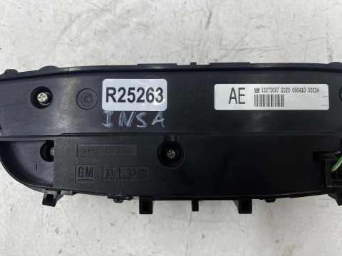 Panel klimatyzacji Opel Insignia A 08-17r. sterowania nawiewem wentylacją 13273097