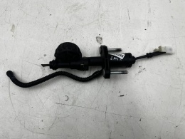 Pompa sprzęgła Opel Insignia A 08-17r. wysprzęglik pompka 55561915