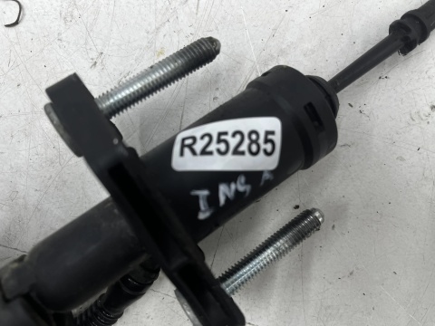 Pompa sprzęgła Opel Insignia A 08-17r. wysprzęglik pompka 55561915