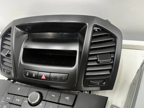 Radio Opel Insignia A tuner CD 300 fabryczny czytnik panel wyświetlacz
