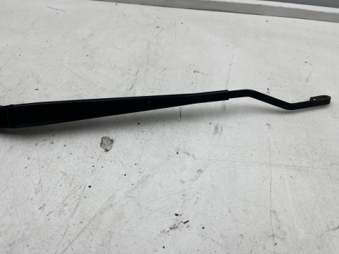 Ramię wycieraczki Opel Insignia A 08-17r. lewa strona kierowcy lewy przód 13227398