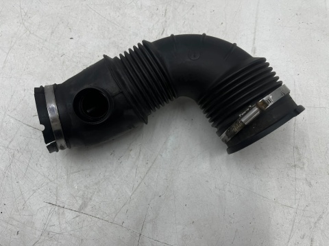 Rura Opel Insignia A 08-17r. 2.0 CDTI diesel przewód dolotowy wąż powietrza 55561787