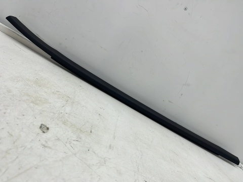 Listwa Hyundai ix35 I Tucson 09-15r. NOWA prawa tylna uszczelka drzwi zewnętrzna szyby zgarniająca prawy tył 832202s000