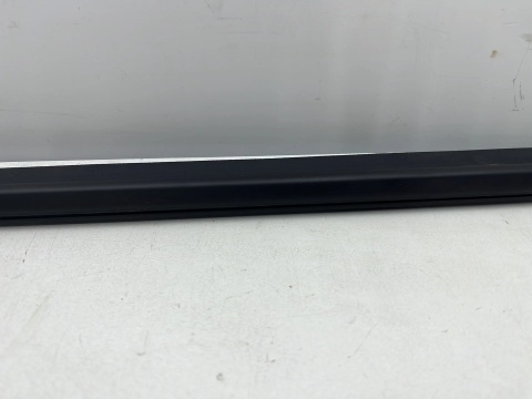 Listwa Hyundai i10 I 07-13r. NOWA lewa przednia uszczelka drzwi zewnętrzna szyby zgarniająca lewy przód 822100x000