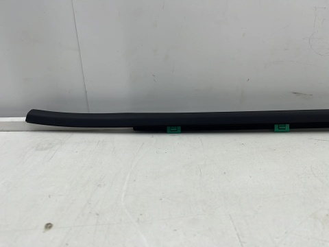 Listwa Hyundai i30 II GD 11-17r. NOWA lewa przednia uszczelka drzwi zewnętrzna szyby zgarniająca lewy przód 82210a6700