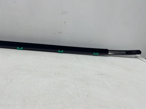 Listwa Hyundai i30 II GD 11-17r. NOWA lewa przednia uszczelka drzwi zewnętrzna szyby zgarniająca lewy przód 82210a6700