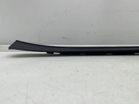 Listwa Hyundai i40 11-19r. NOWA prawa nakładka zgarniająca szyby przedniej czołowej zaślepka 861323z000