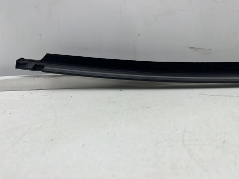 Listwa Toyota Corolla XI E18 SEDAN 13-19r. NOWA lewa tylna uszczelka drzwi zgarniająca zewnętrzna szyby lewy tył 75740-02300