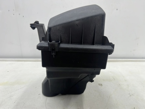 Obudowa filtra powietrza Ford Focus C-max Volvo C30 C40 V40 04-11r 1.6d 1.6b TDCi nowa obudowa z przepływomierzem