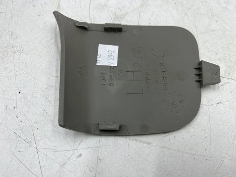 Plastik Jepp Grand Cherokee 3 III 05-10r. lewa przednie osłona zaślepka fotela kierowcy 5kd27zj3aa