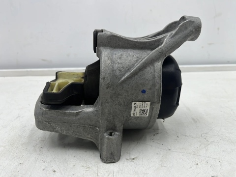 Poduszka silnika Audi A4 B9 8w Audi A5 II 8w F5 15-24r prawe mocowanie łapa silnika oryginalna 8w0199372cp
