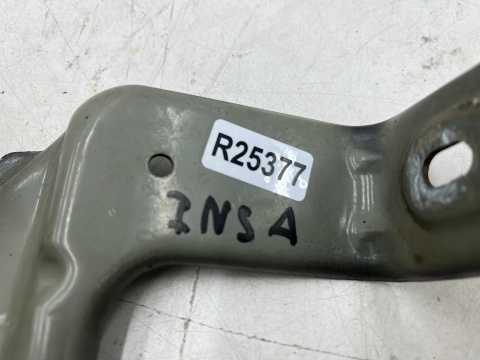 Mocowanie błotnika Opel Insignia A 08-17r. lewe przednie wspornik podpora