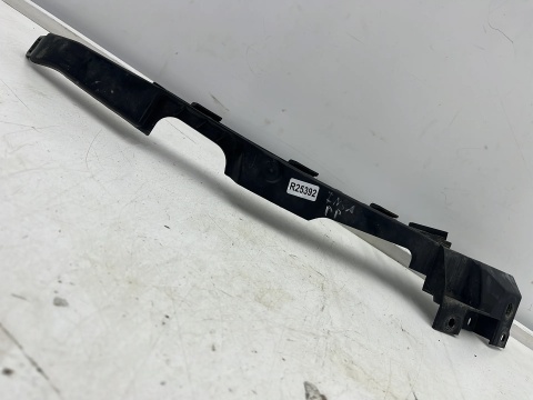 Ślizg Opel Insignia A 08-17r. prawy przód mocowanie zderzaka prawe 13250571