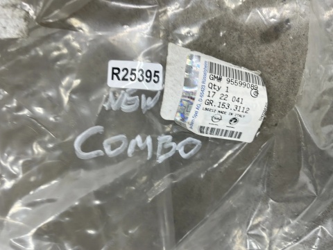 Wykładzina Opel Combo D Doblo 2 II 10-22r. NOWA plastikowa wanna bagażnika wycieraczka 95599089