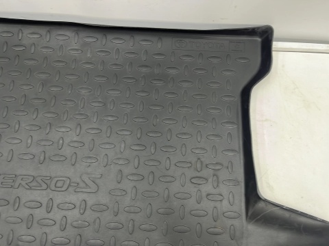 Wykładzina Toyota Verso S VersoS 10-17r. gumowa wanna bagażnika wycieraczka oryginalna pz434-d0200-pj