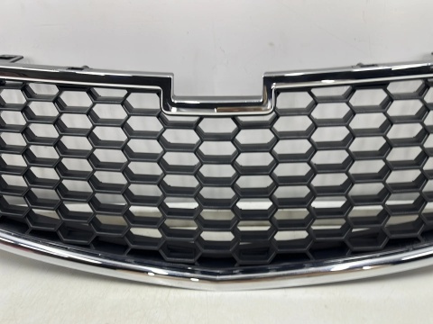 Atrapa Chevrolet Spark 3 III 10-15r. grill przednia maskownica zderzaka 95961829